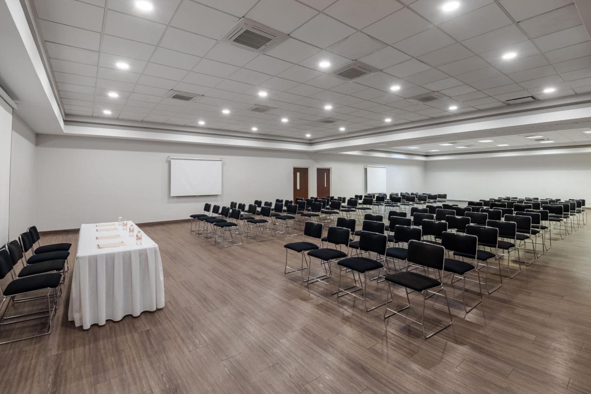 City Express By Marriott Silao Aeropuerto Exterior photo