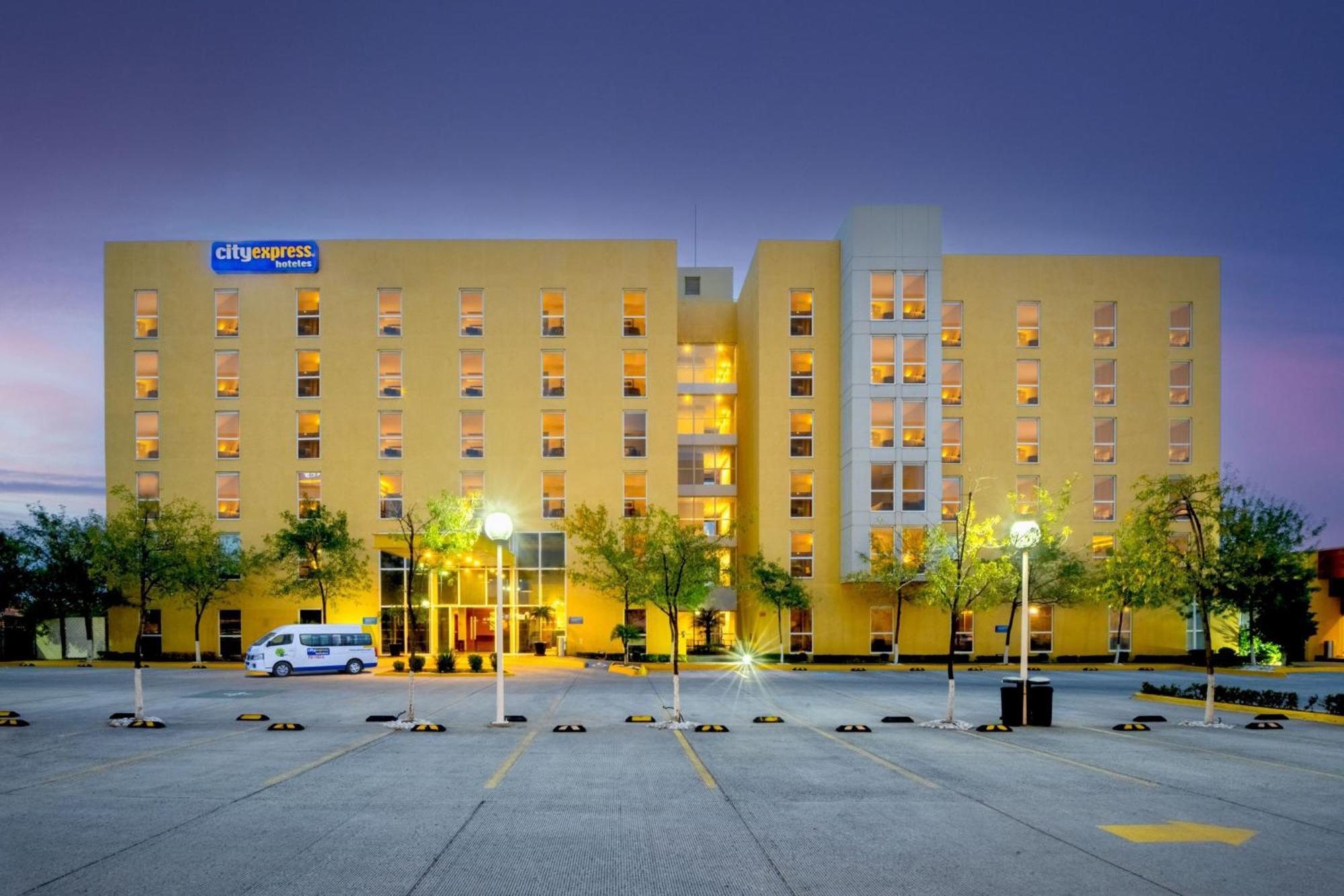 City Express By Marriott Silao Aeropuerto Exterior photo